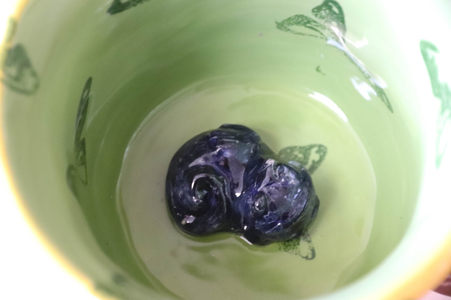 Peekaboo Dragon Throne of Glass Mug