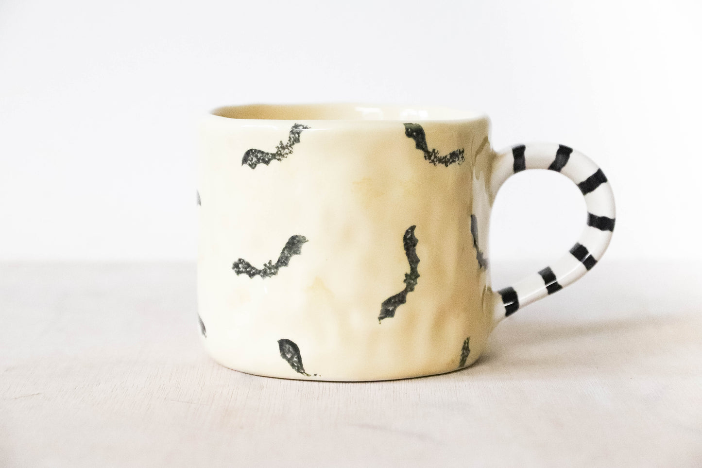 Vintage Halloween Flying Pumpkin Mug Medium