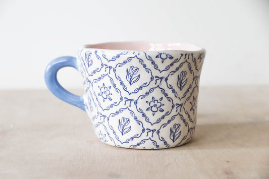 Peekaboo Cat Regency Mug