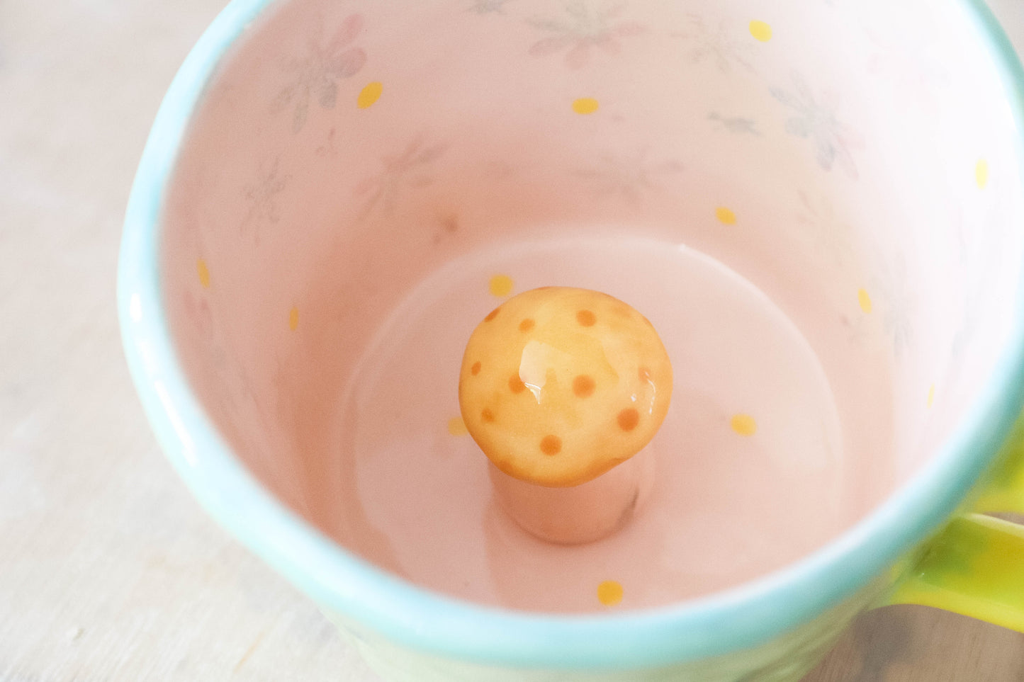 Peekaboo Toadstool Daffodil Fairy Mug