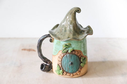 Hobbit Pipe Stoneware Pot
