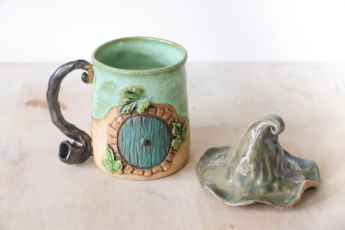 Hobbit Pipe Stoneware Pot
