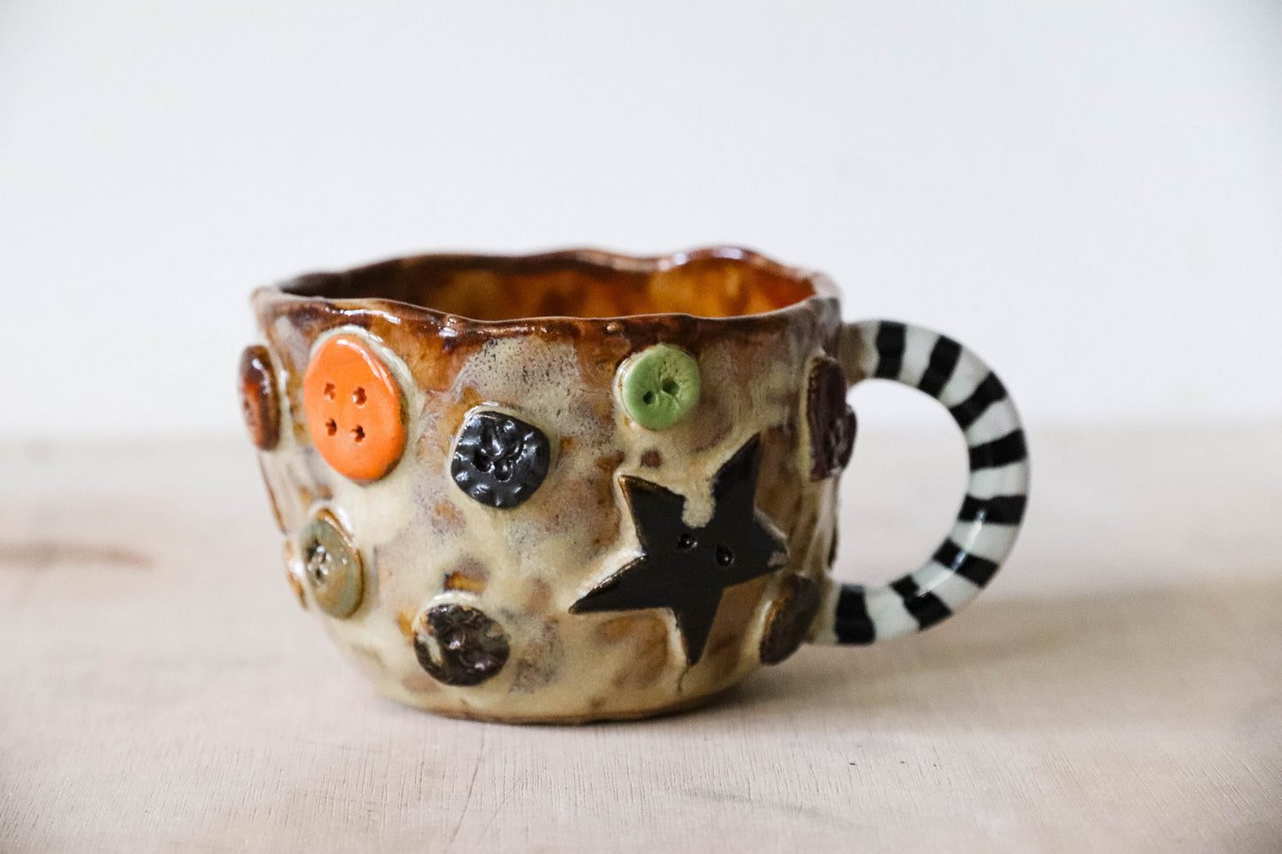 Buttons Stoneware Pot