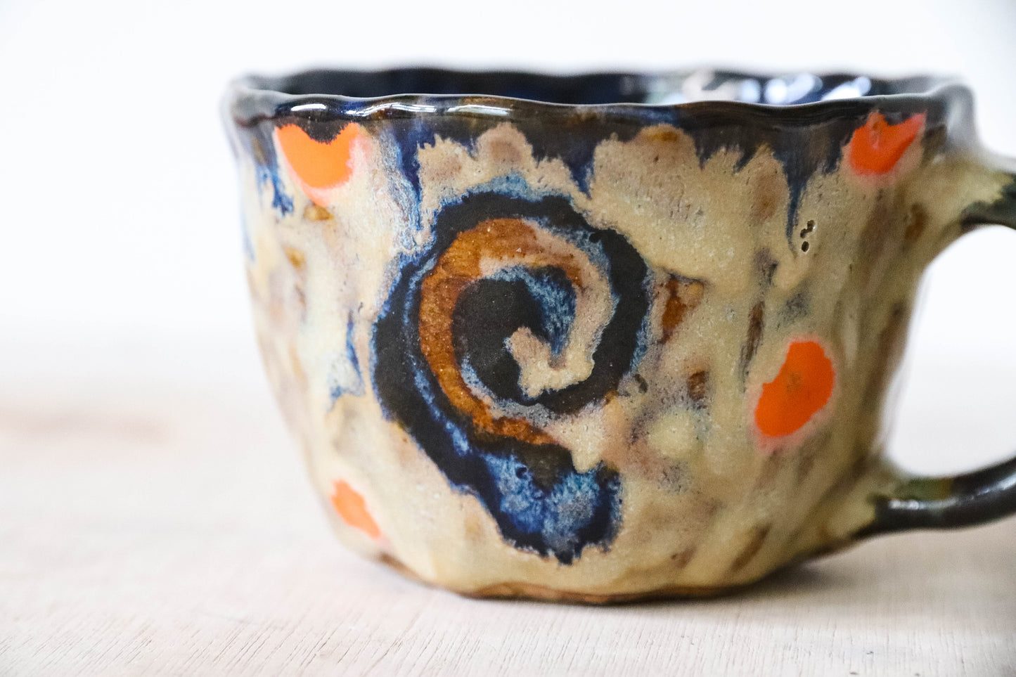 Drippy Beige Spiral Stoneware Pot