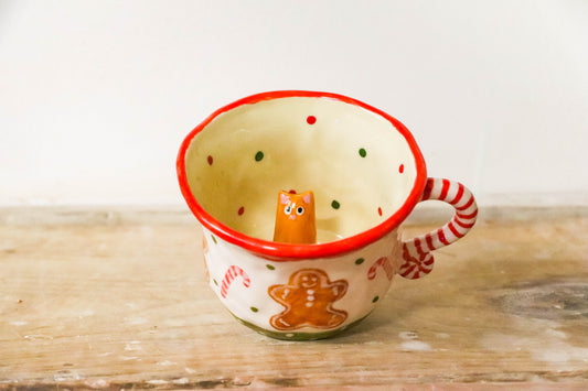 Peekaboo Cat Red Gingerbread Mug