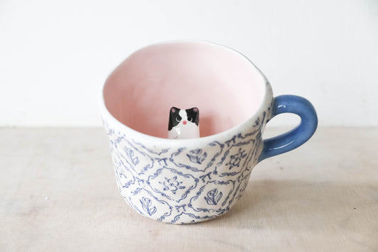 Peekaboo Cat Regency Mug