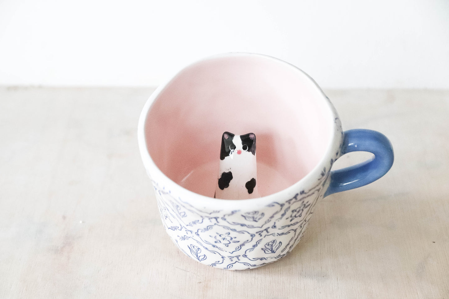 Peekaboo Cat Regency Mug