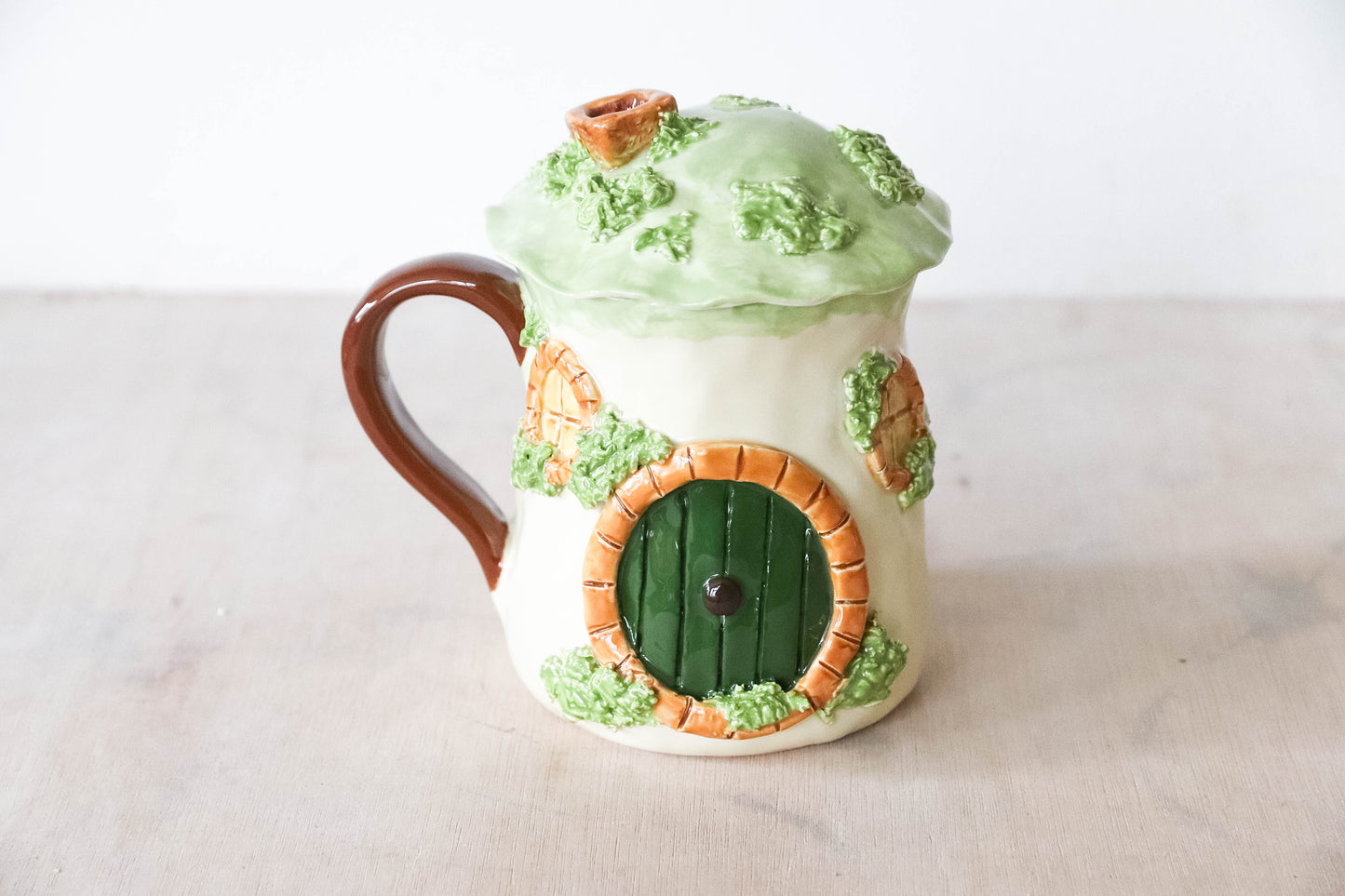 Green Hobbit Lid Tulip Mug