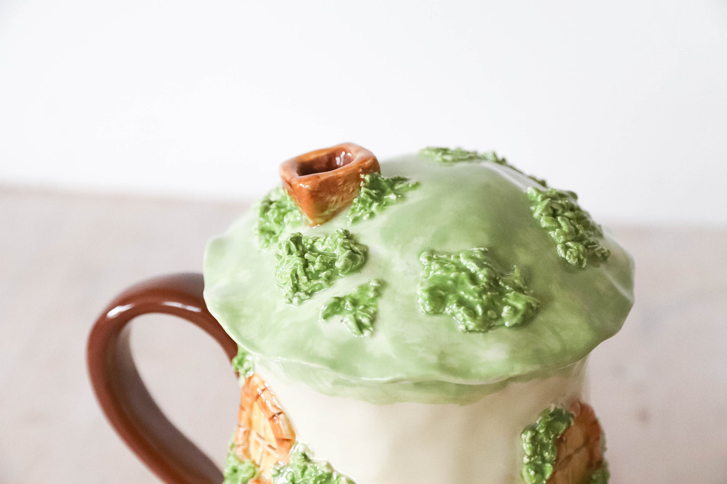 Green Hobbit Lid Tulip Mug