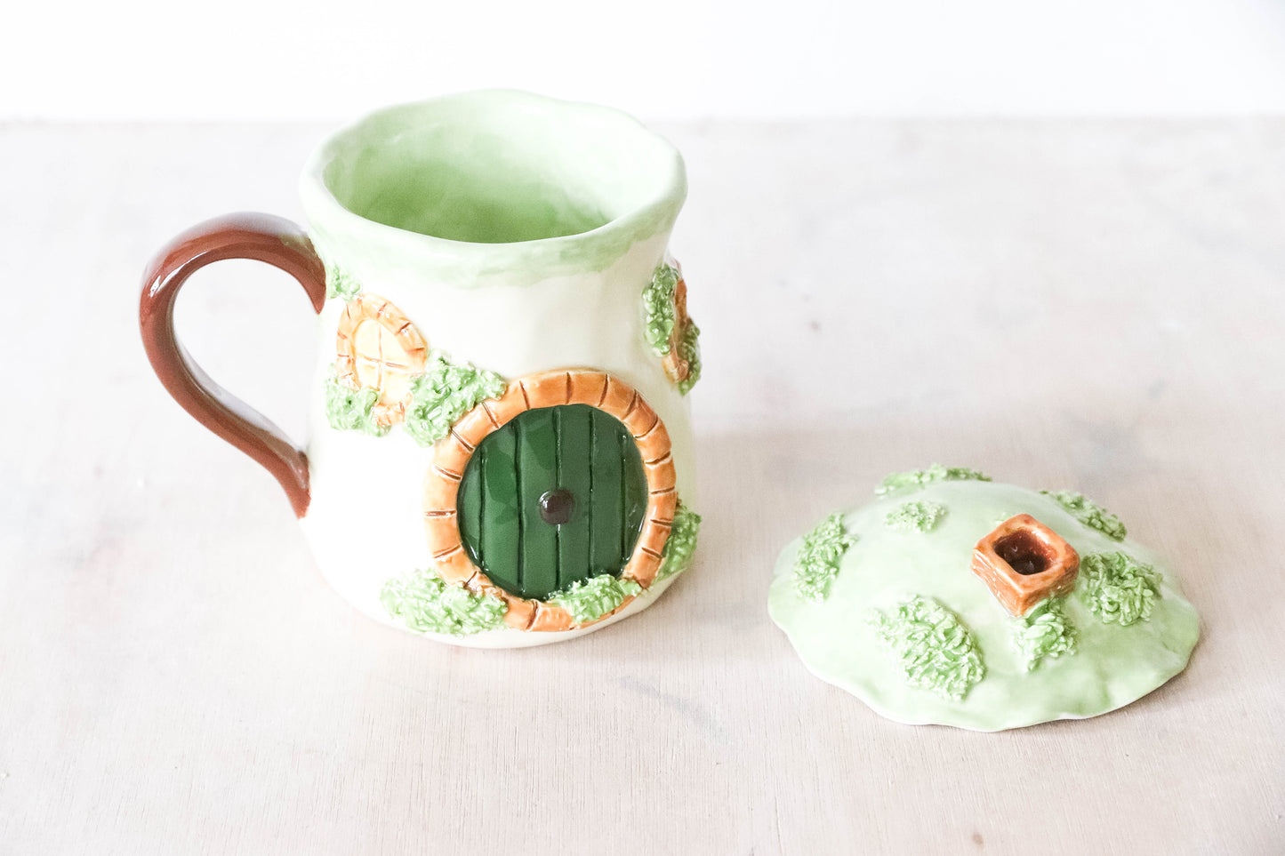 Green Hobbit Lid Tulip Mug