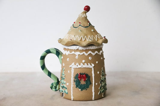 Gingerbread Lidded Green Stoneware Mug