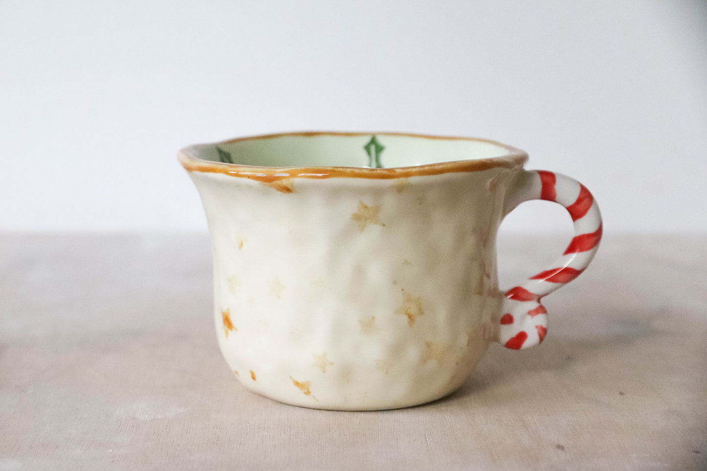 Peekaboo Christmas Pudding Fireplace Mug