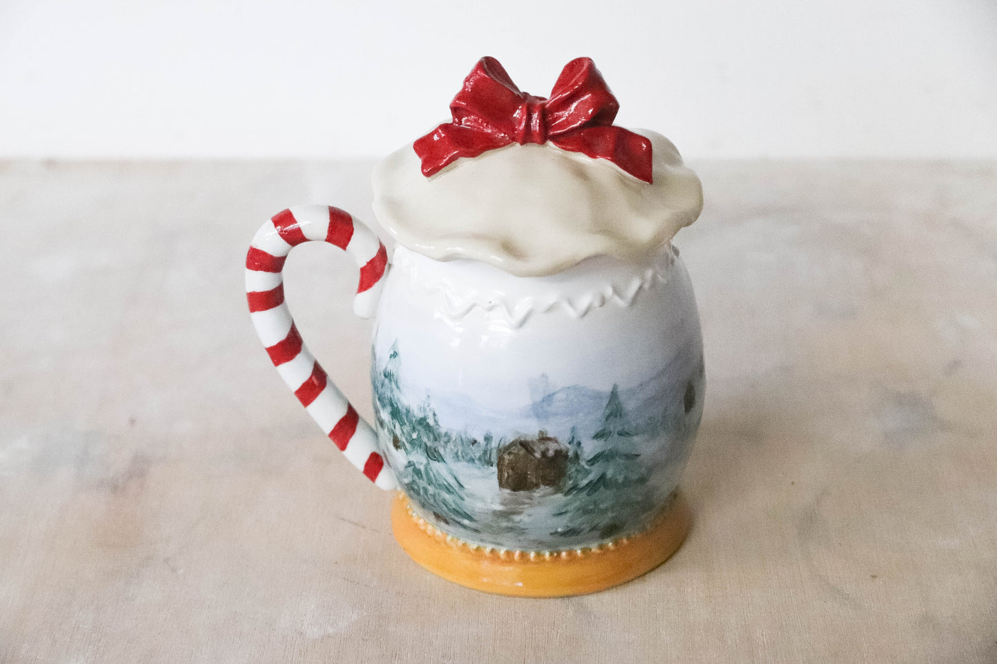 Lidded Snowglobe Mug