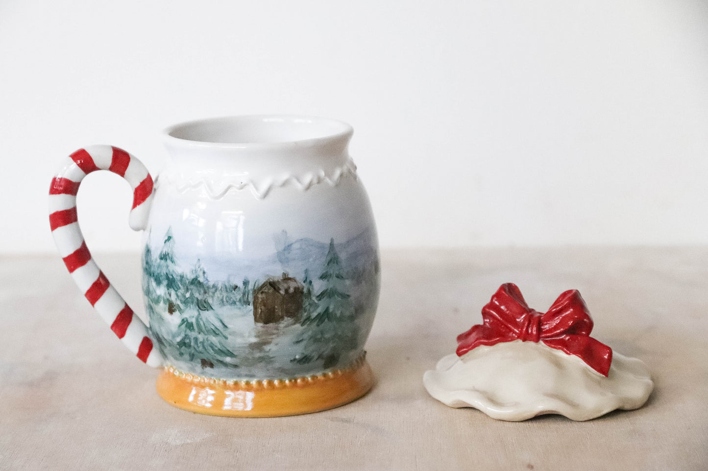 Lidded Snowglobe Mug