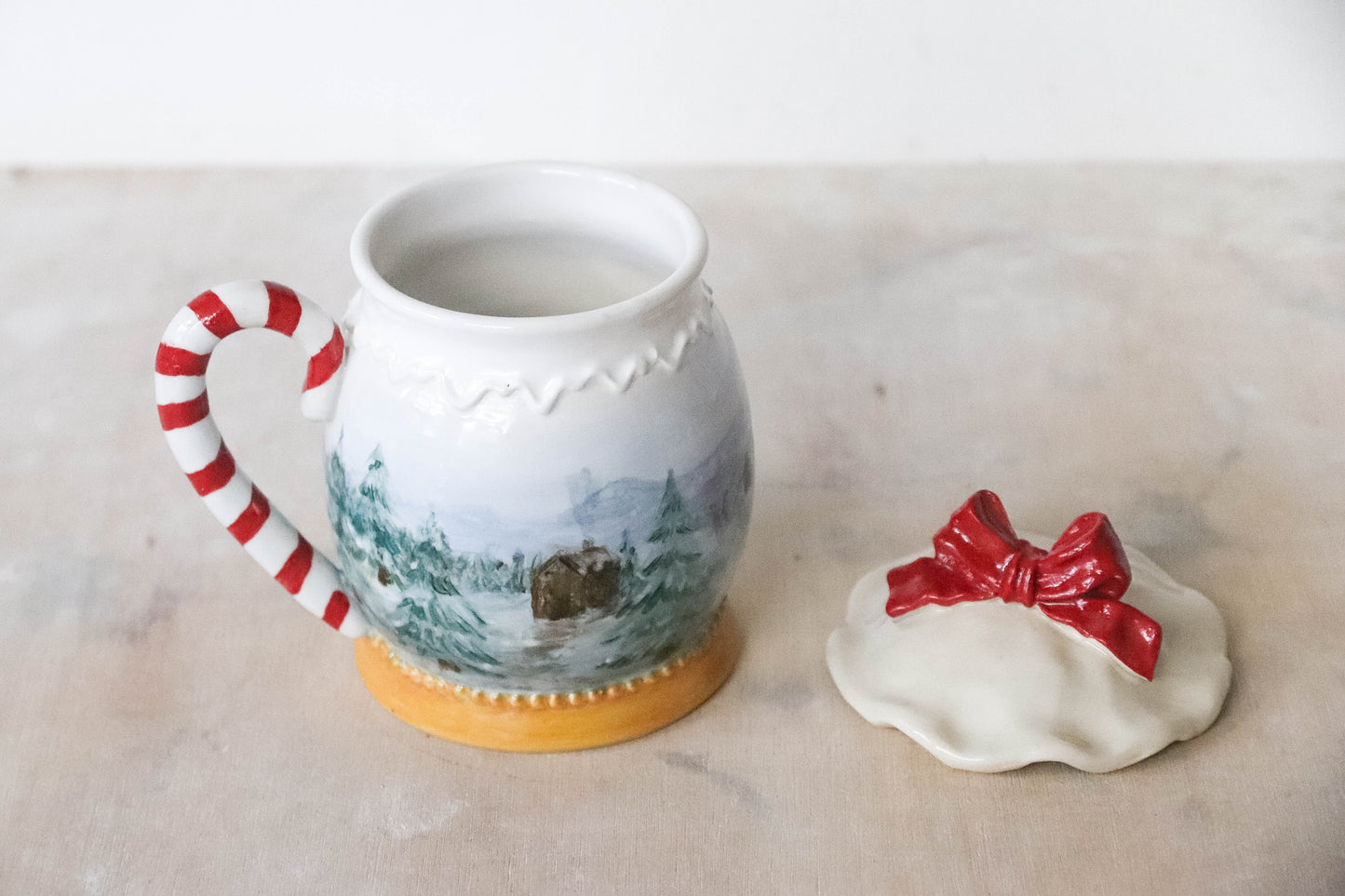 Lidded Snowglobe Mug