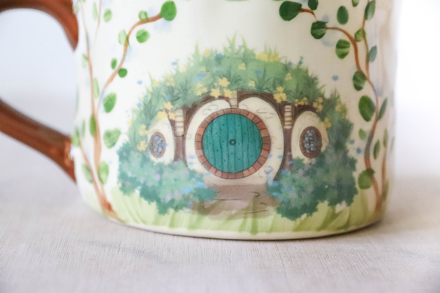 Hobbit House Vines Mug Large