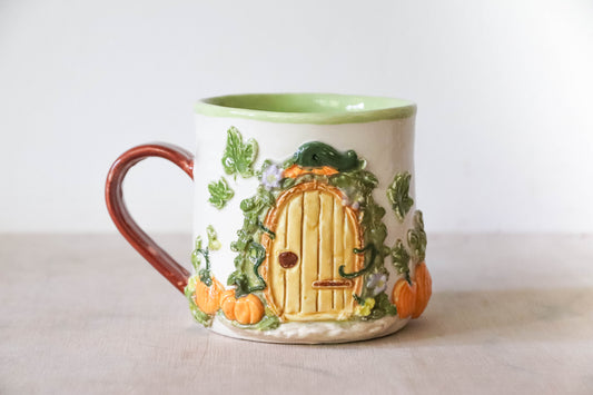 Fairy House Pumpkin Round Mug