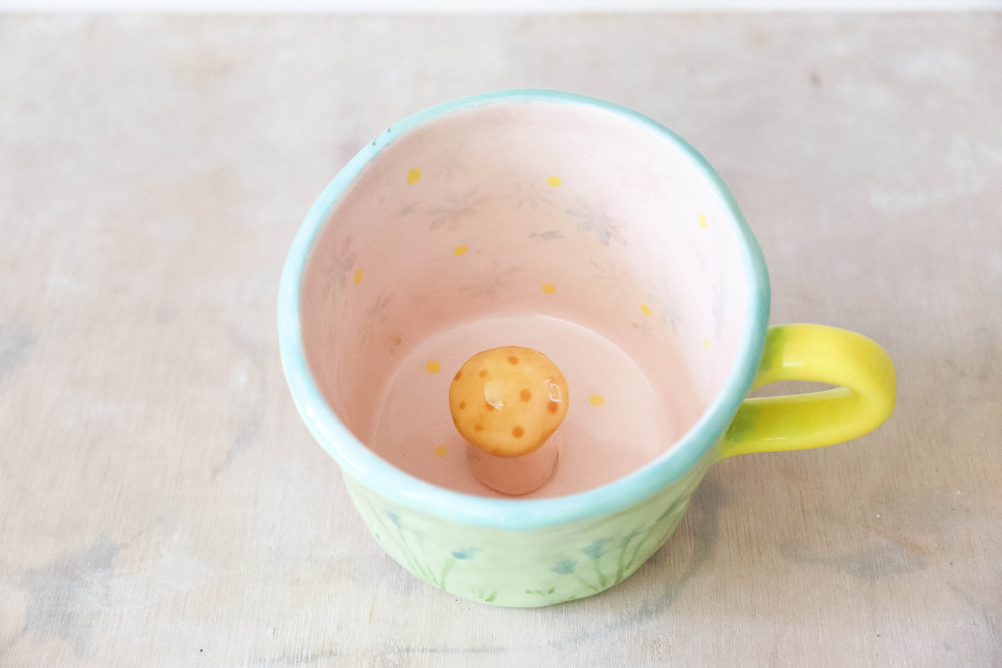 Peekaboo Toadstool Daffodil Fairy Mug