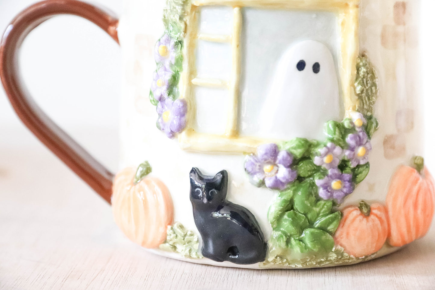 Ghost Window Round Mug