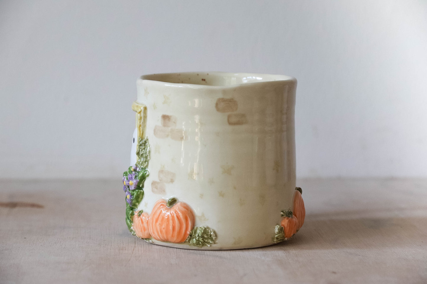 Ghost Window Round Mug