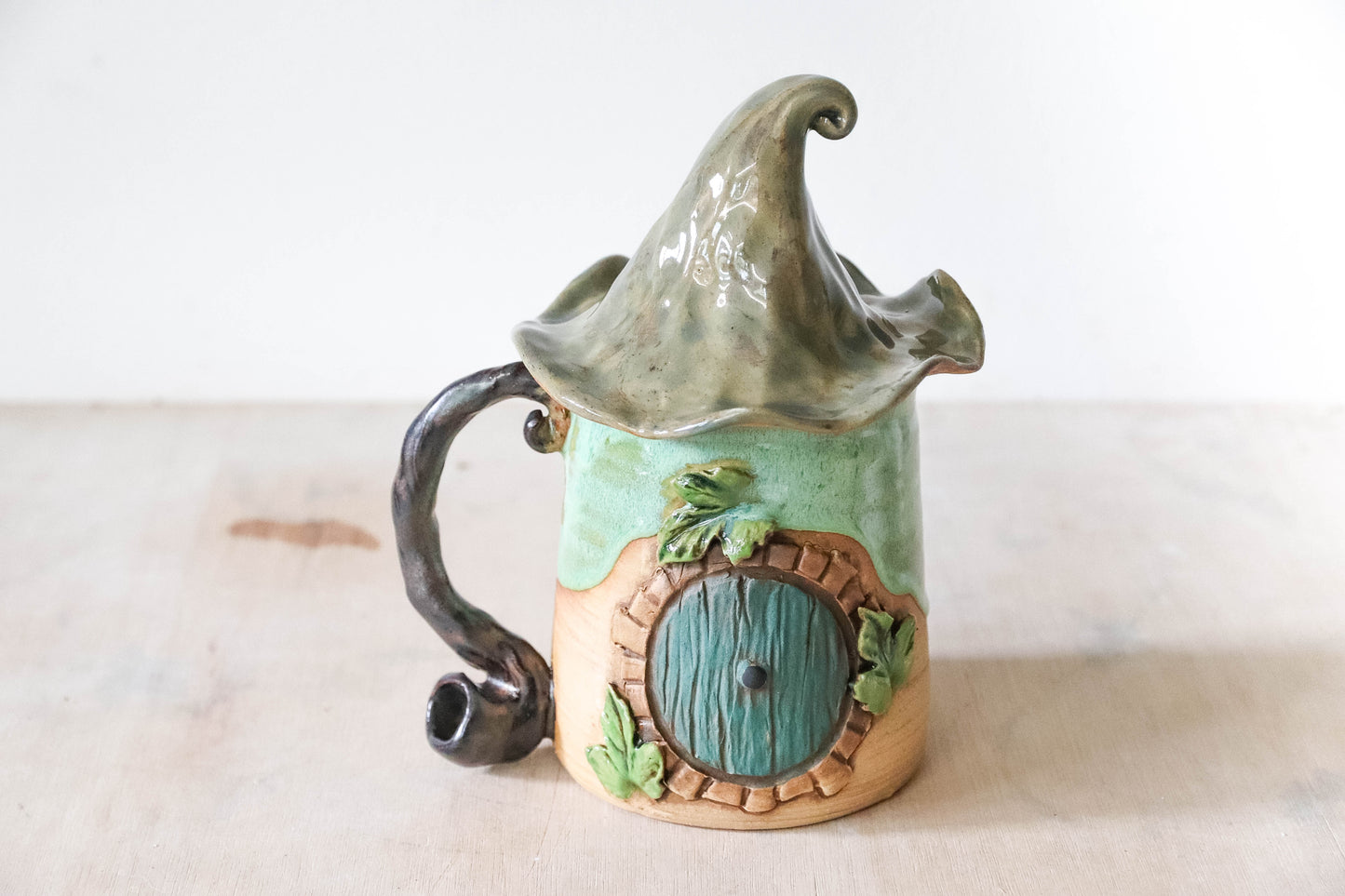 Hobbit Pipe Stoneware Pot