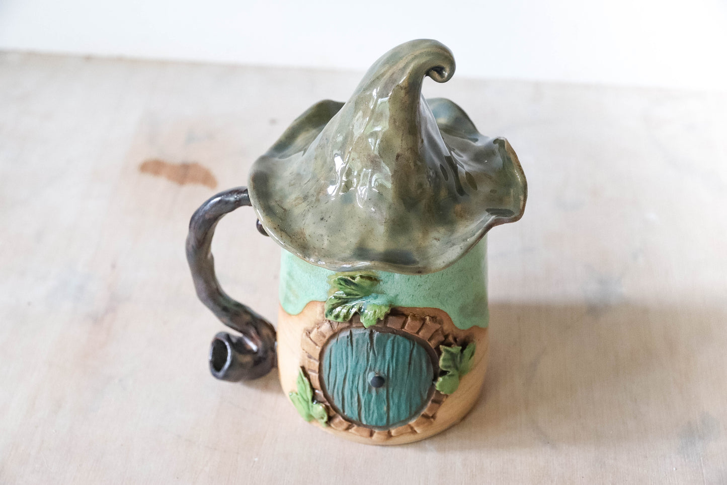 Hobbit Pipe Stoneware Pot