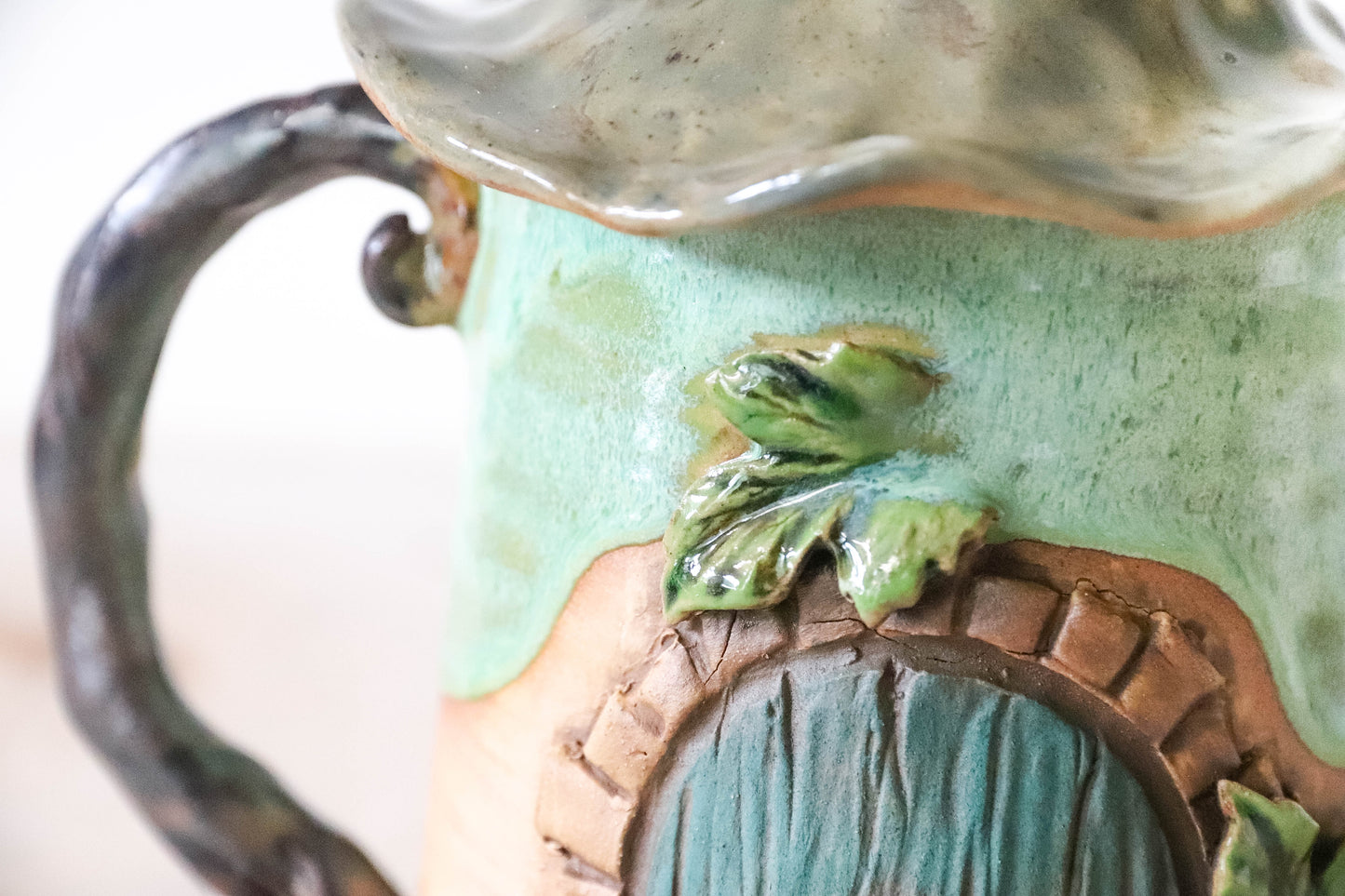 Hobbit Pipe Stoneware Pot