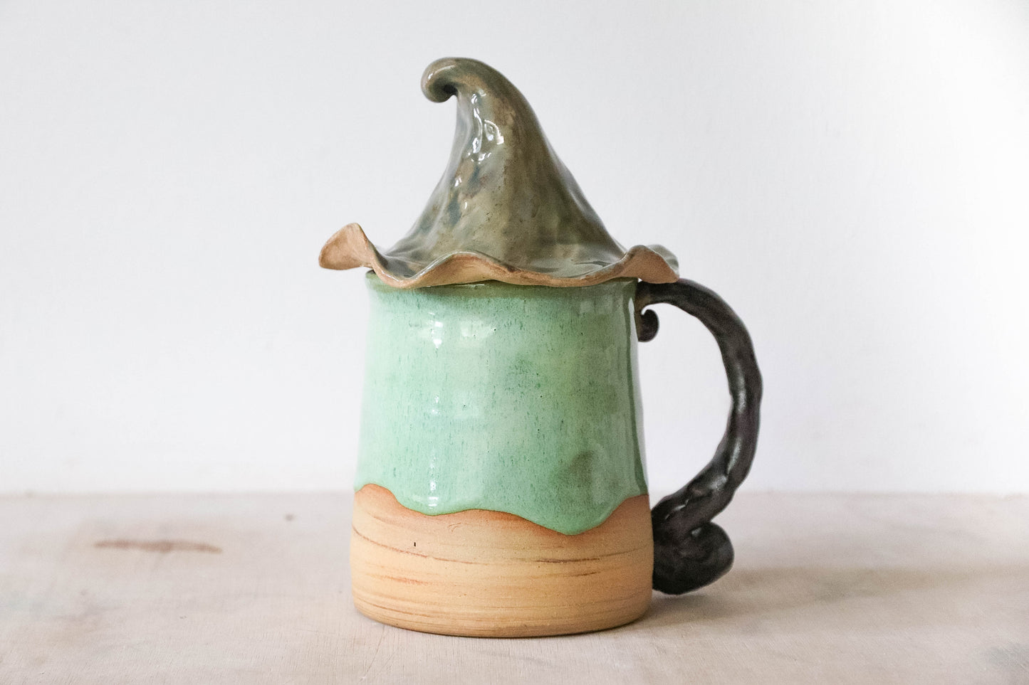 Hobbit Pipe Stoneware Pot