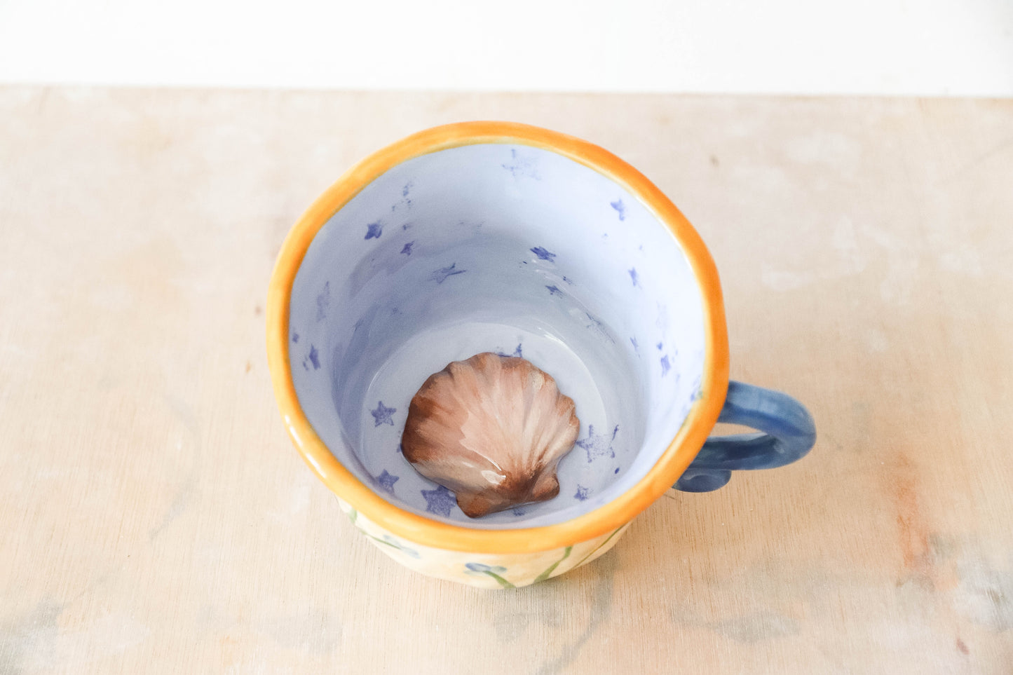 Peekaboo Shell H2O Pearl Mug