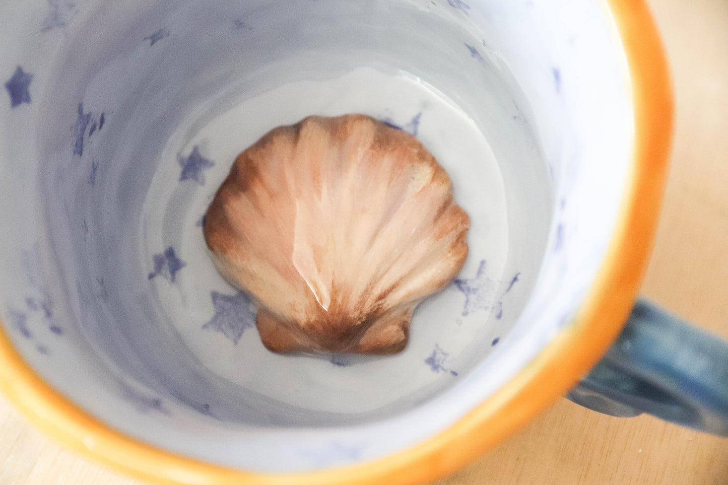 Peekaboo Shell H2O Pearl Mug