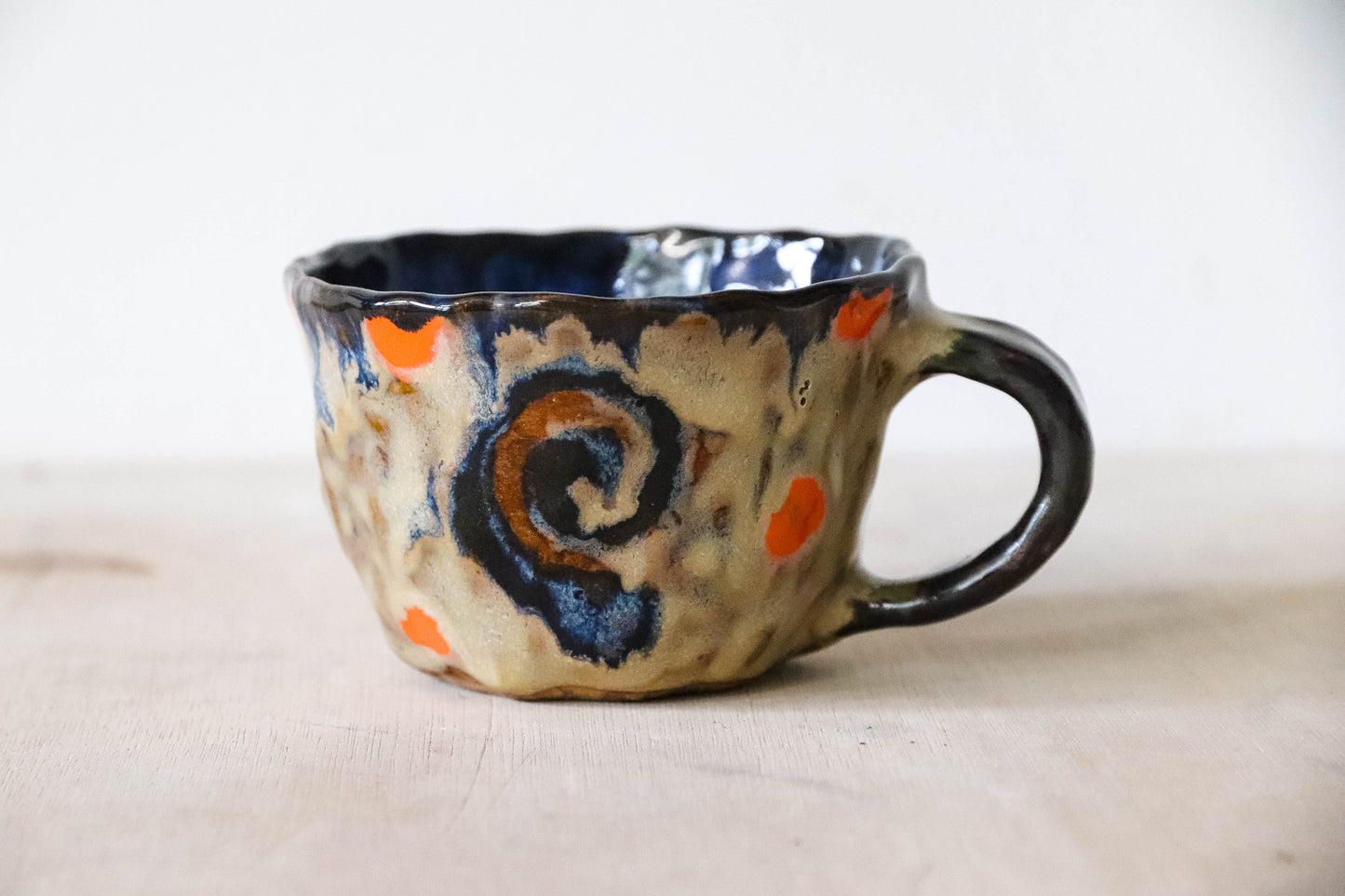 Drippy Beige Spiral Stoneware Pot