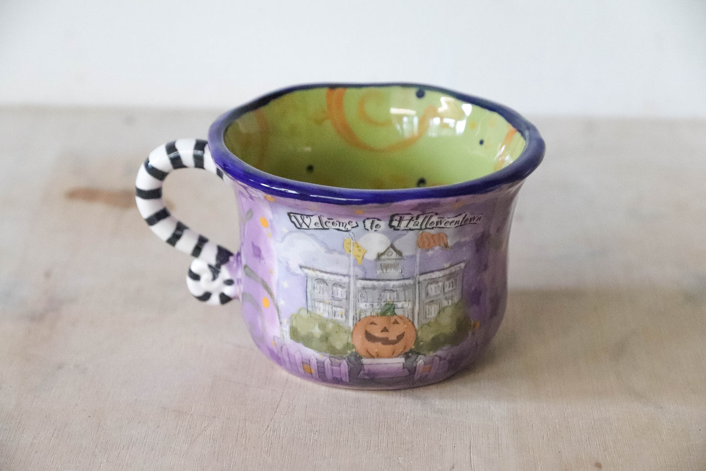 Halloweentown Flared Pot